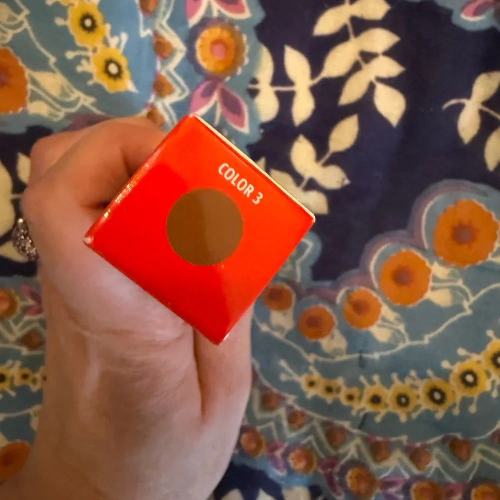 Juvia's Place Eye Primer in Red and Teal Packaging - Picture 2 of 4